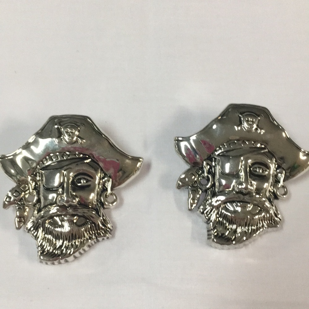 Set of 2 Sports Themed Brooches (N)